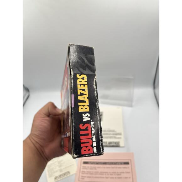 Bulls vs. Blazers and the NBA Playoffs (SNES, 1992) CIB Manual Inserts - Picture 14 of 15